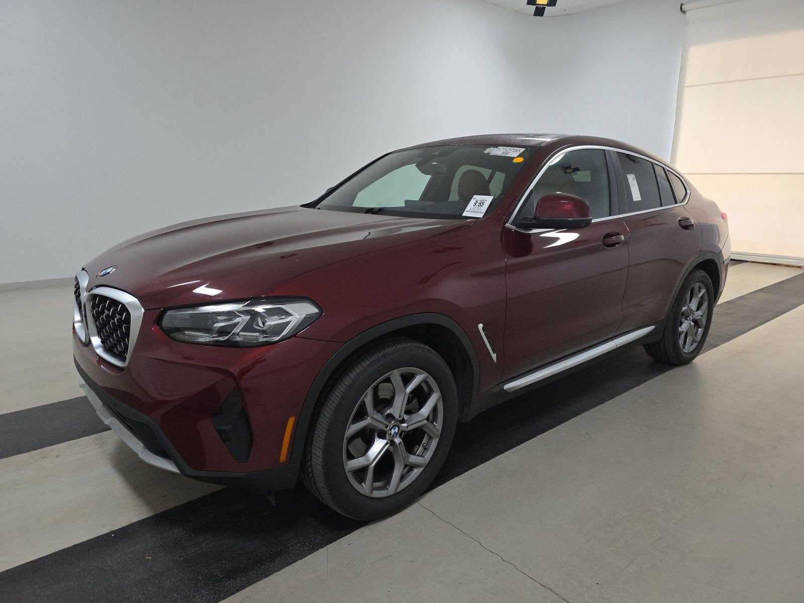 Used 2025 BMW X4 xDrive30i AWD/4WD image 1