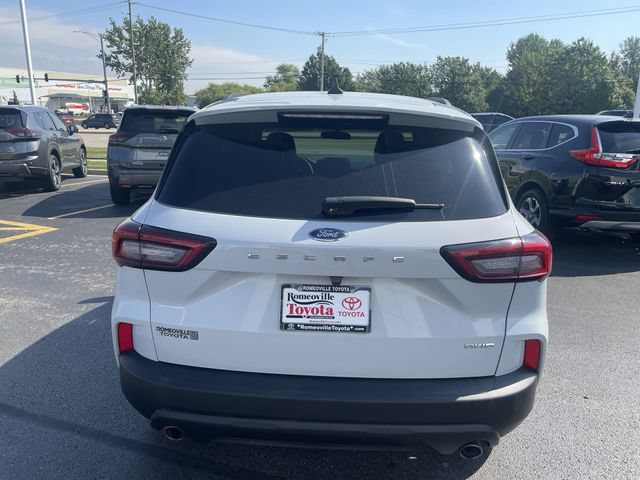 Used 2025 Ford Escape ST-Line Select AWD/4WD image 32