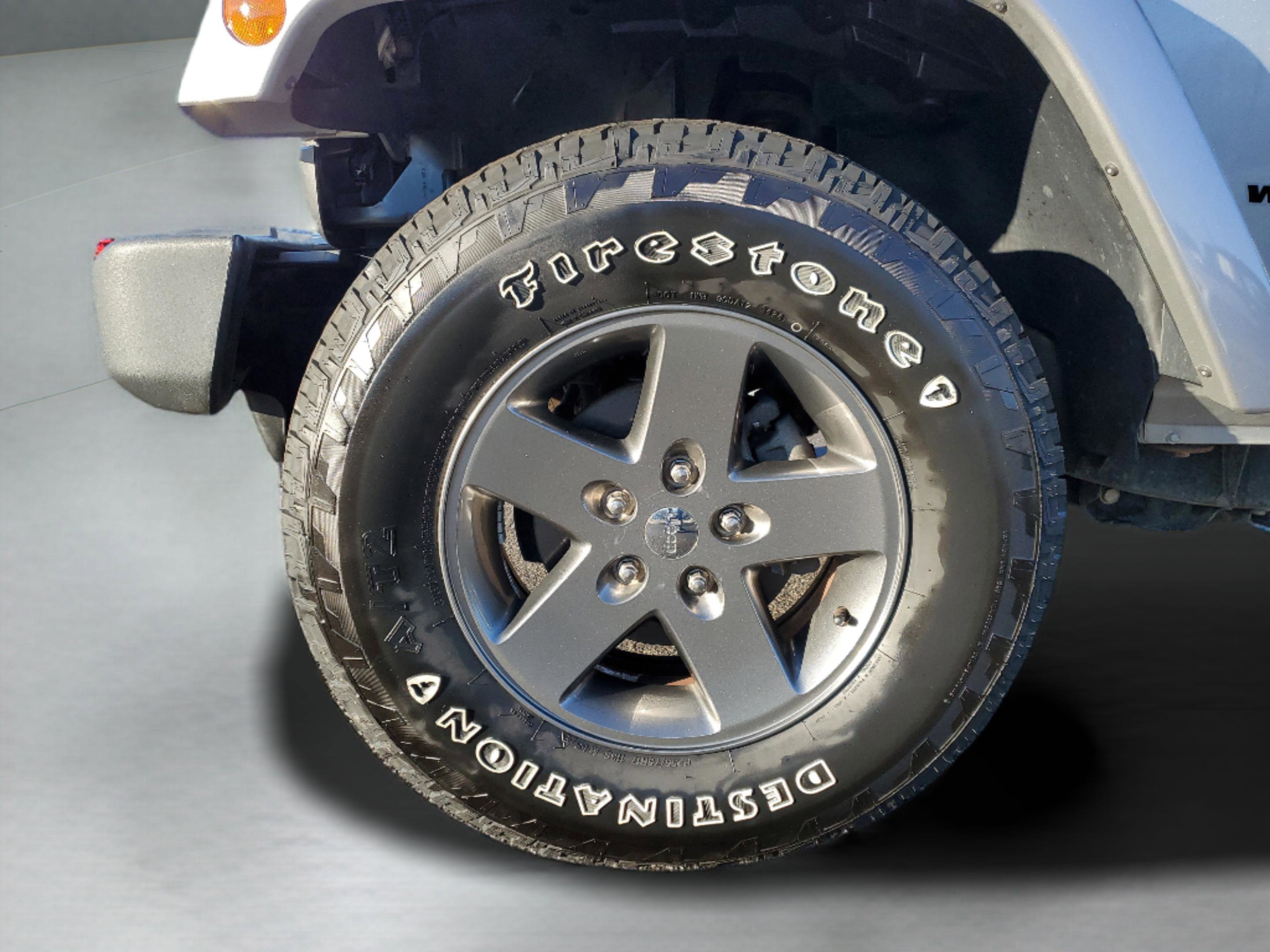 Used 2015 Jeep Wrangler Freedom Edition image 7