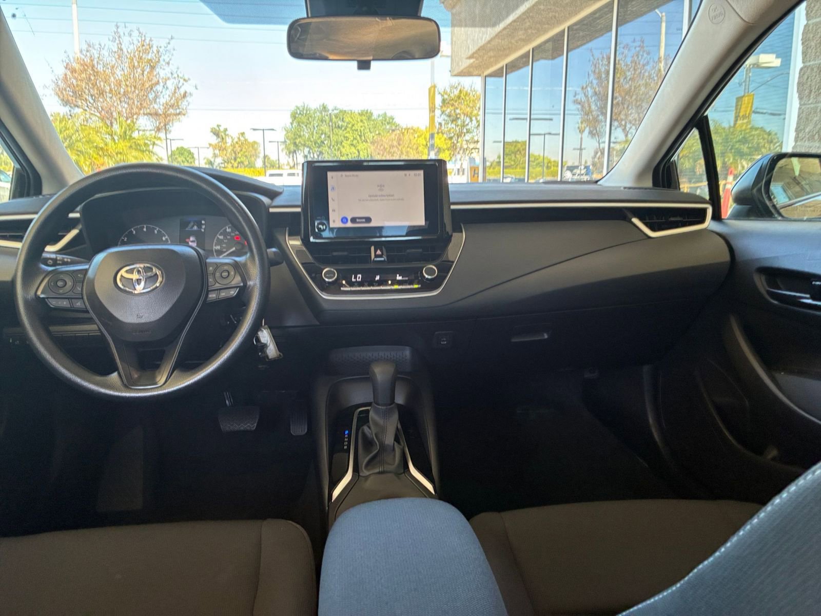 Used 2025 Toyota Corolla LE image 32