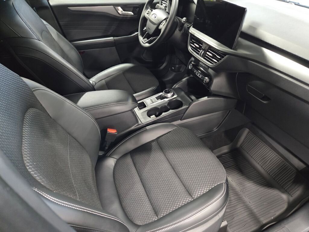 New 2025 Ford Escape SE w/ Class II Trailer Tow Package image 8