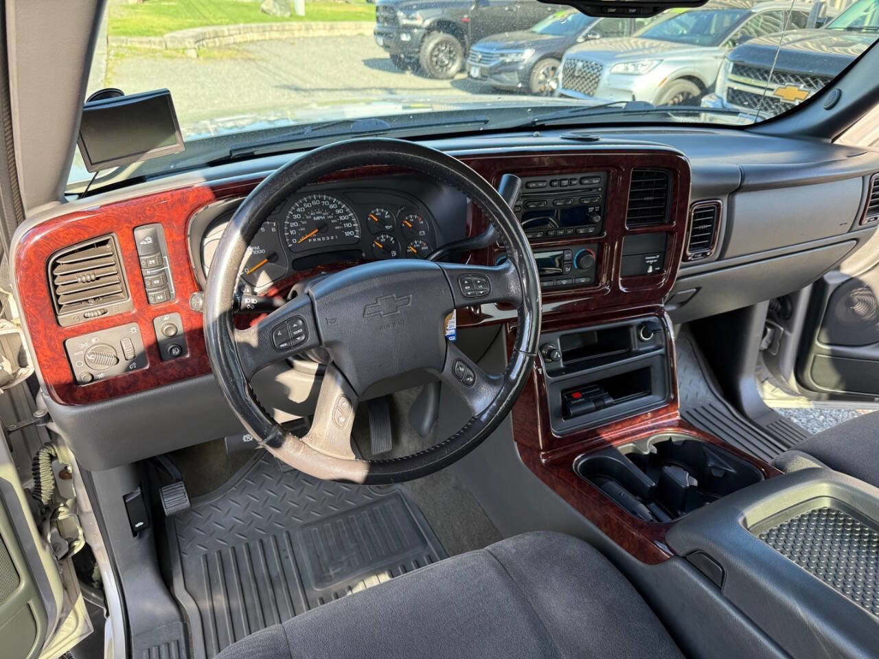 Used 2006 Chevrolet Silverado 2500 LT w/ Skid Plate Package AWD/4WD image 9