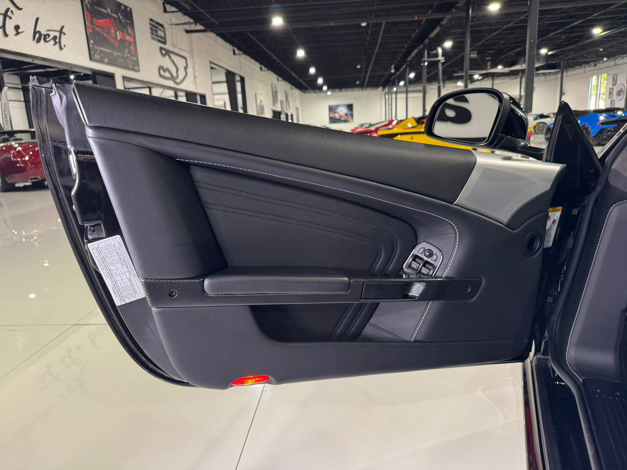 Used 2012 Aston Martin DBS Volante image 39