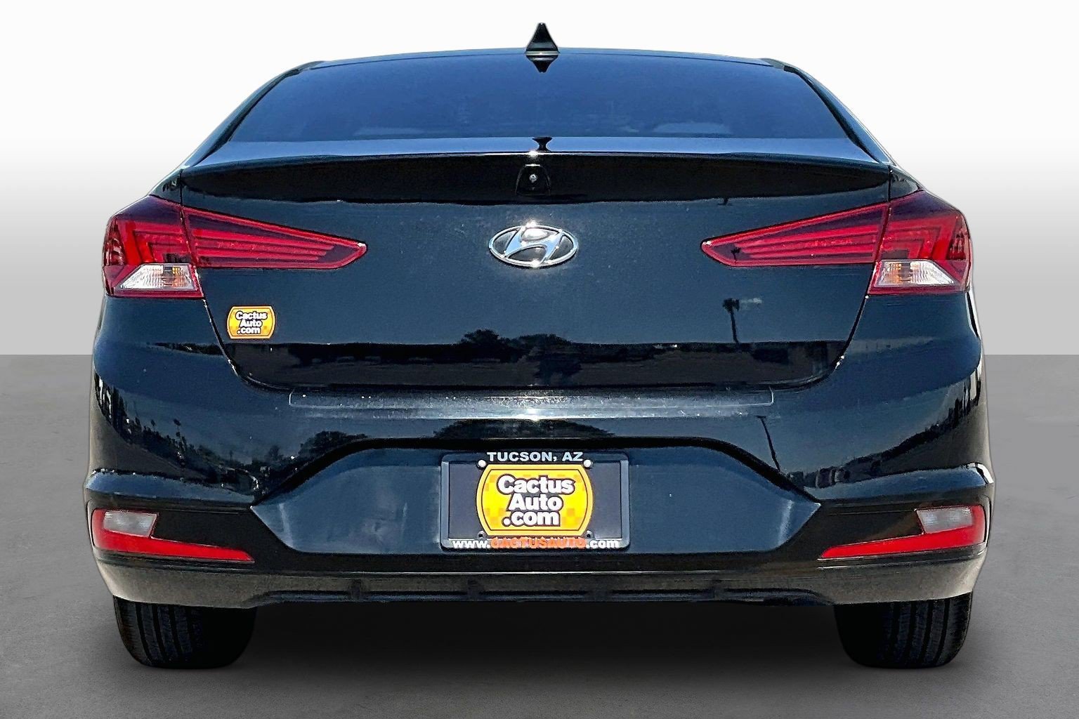 Used 2020 Hyundai Elantra Limited FWD image 4