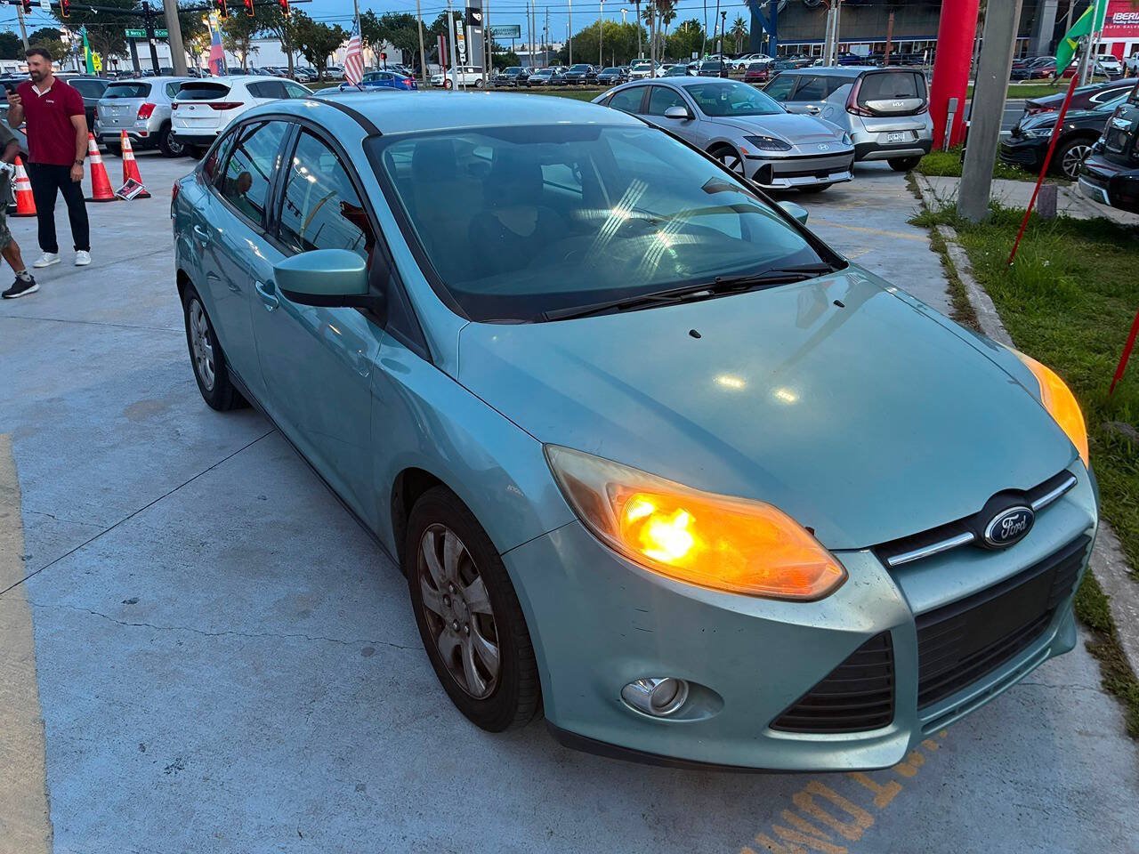 Used 2012 Ford Focus SE FWD image 3