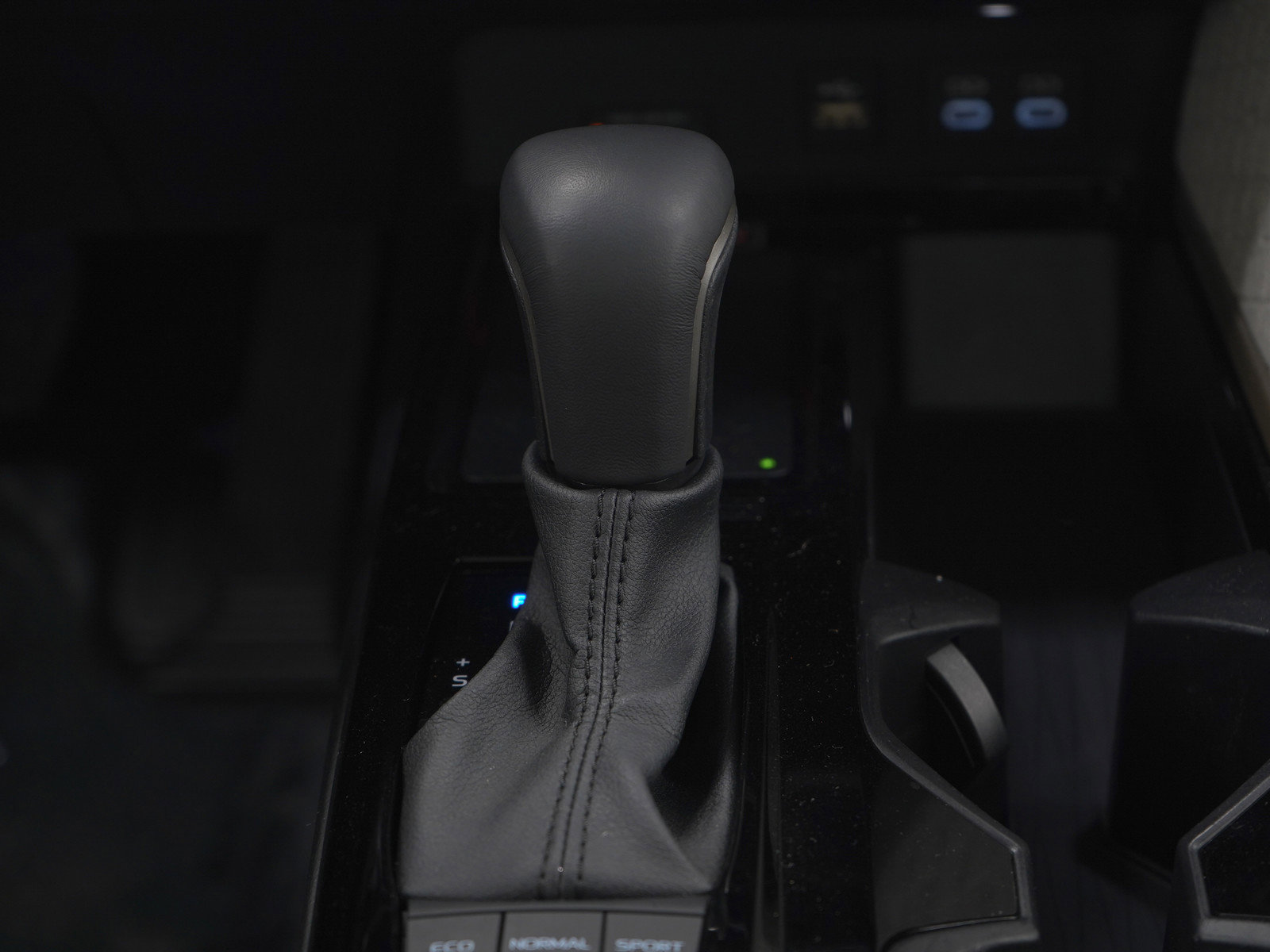 Used 2025 Toyota Camry XLE image 16