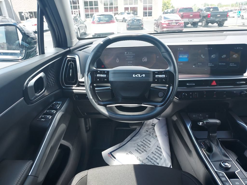 Used 2026 Kia Sorento LX FWD image 16