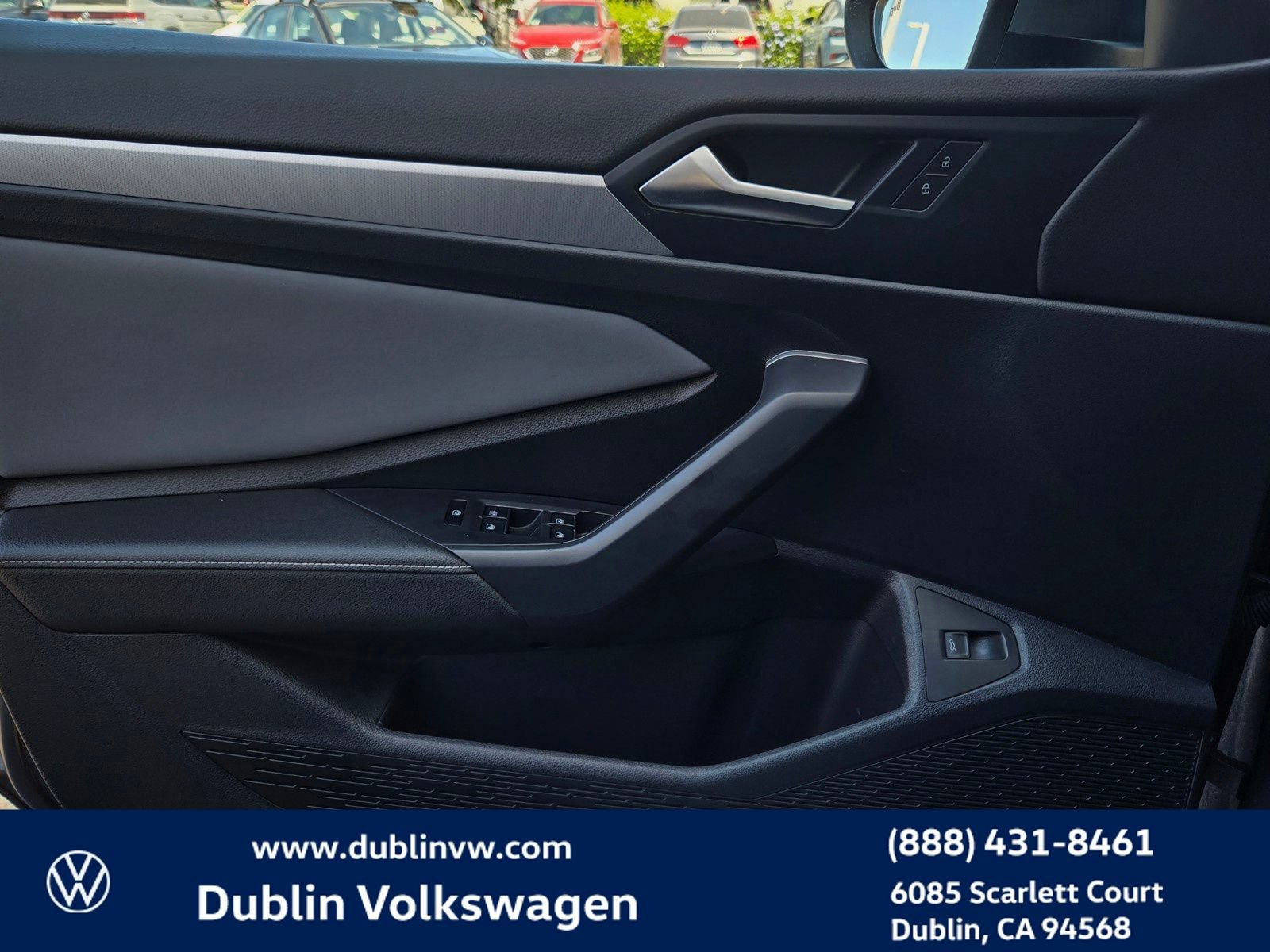 Certified 2025 Volkswagen Jetta SE FWD image 10