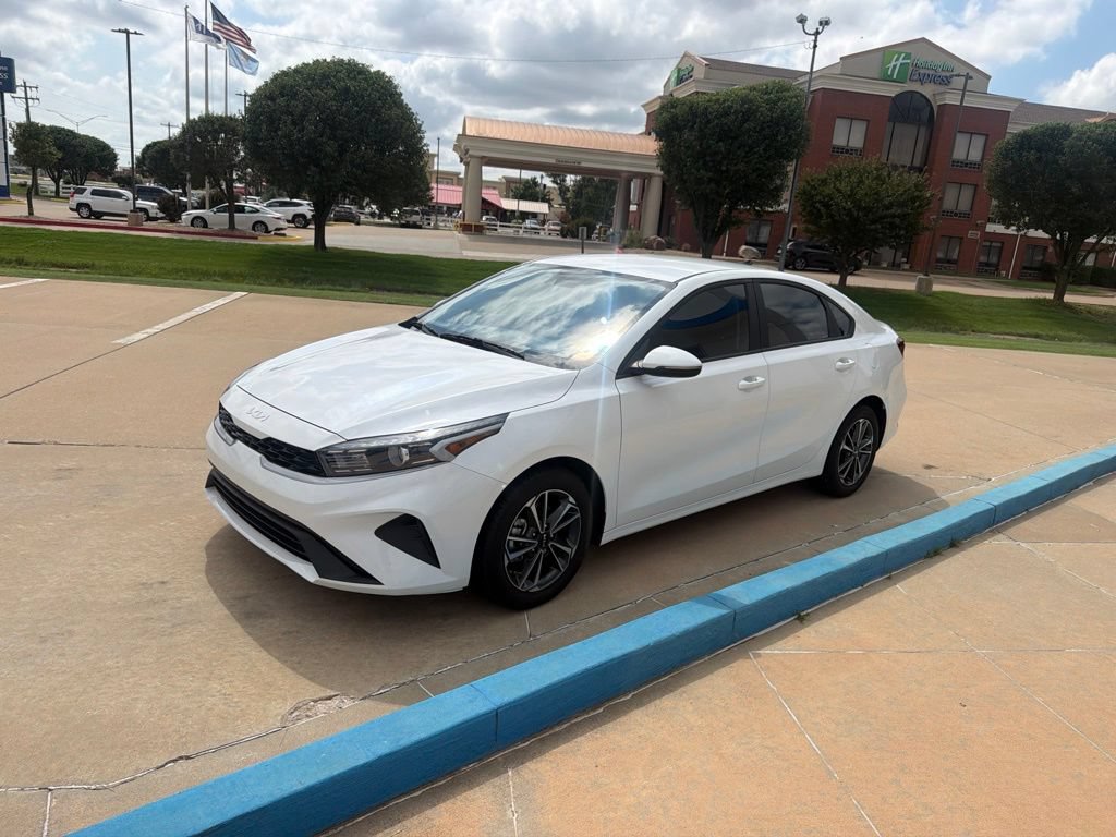 Used 2024 Kia Forte LXS w/ LXS Technology Package FWD image 9