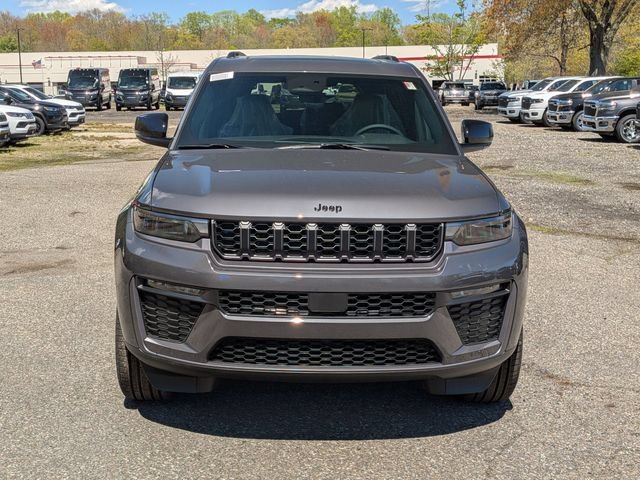 New 2026 Jeep Grand Cherokee L Limited w/ Limited Altitude Package AWD/4WD image 8