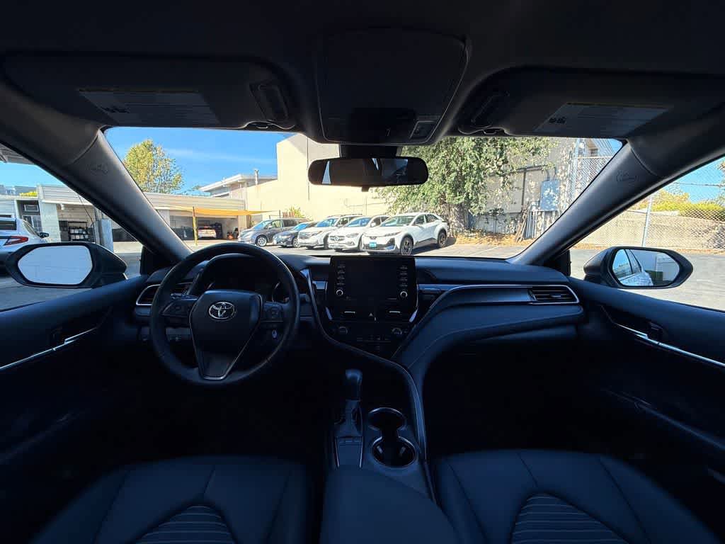 Used 2024 Toyota Camry SE FWD image 11