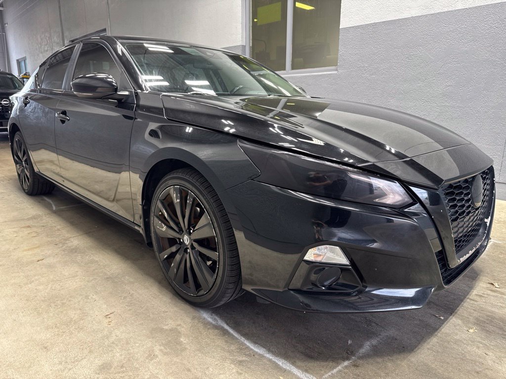Used 2022 Nissan Altima 2.5 SR w/ Midnight Edition Package AWD/4WD image 6