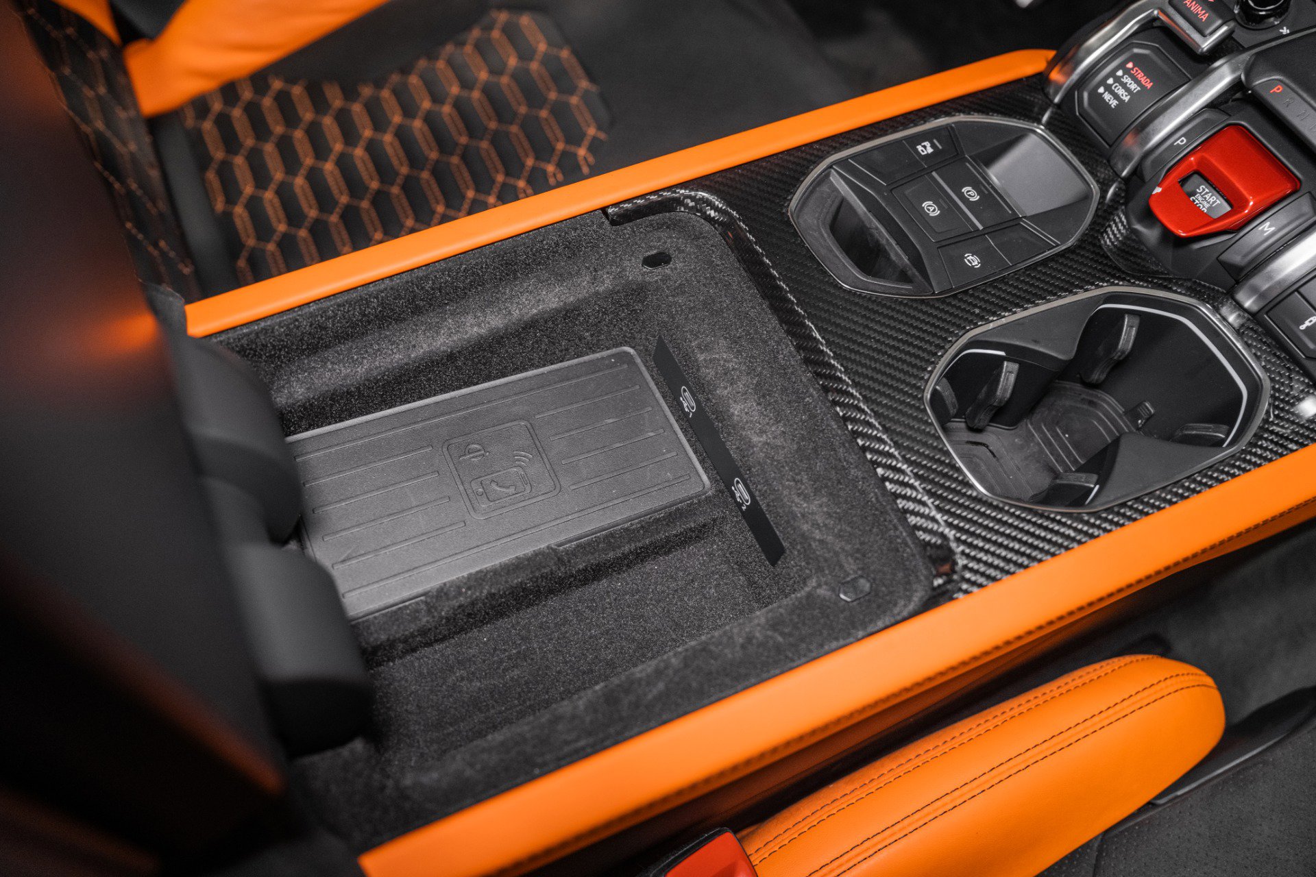 Used 2022 Lamborghini Urus image 47