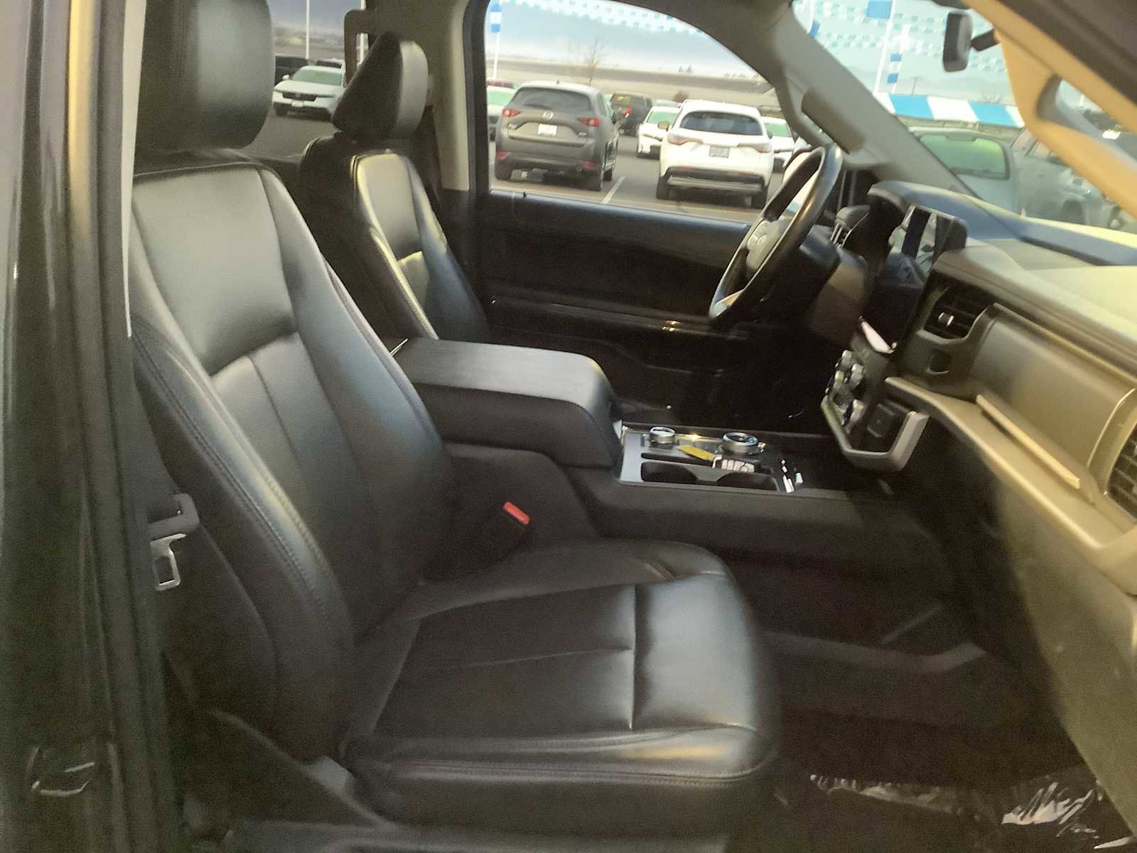 Used 2023 Ford Expedition Max XLT image 15