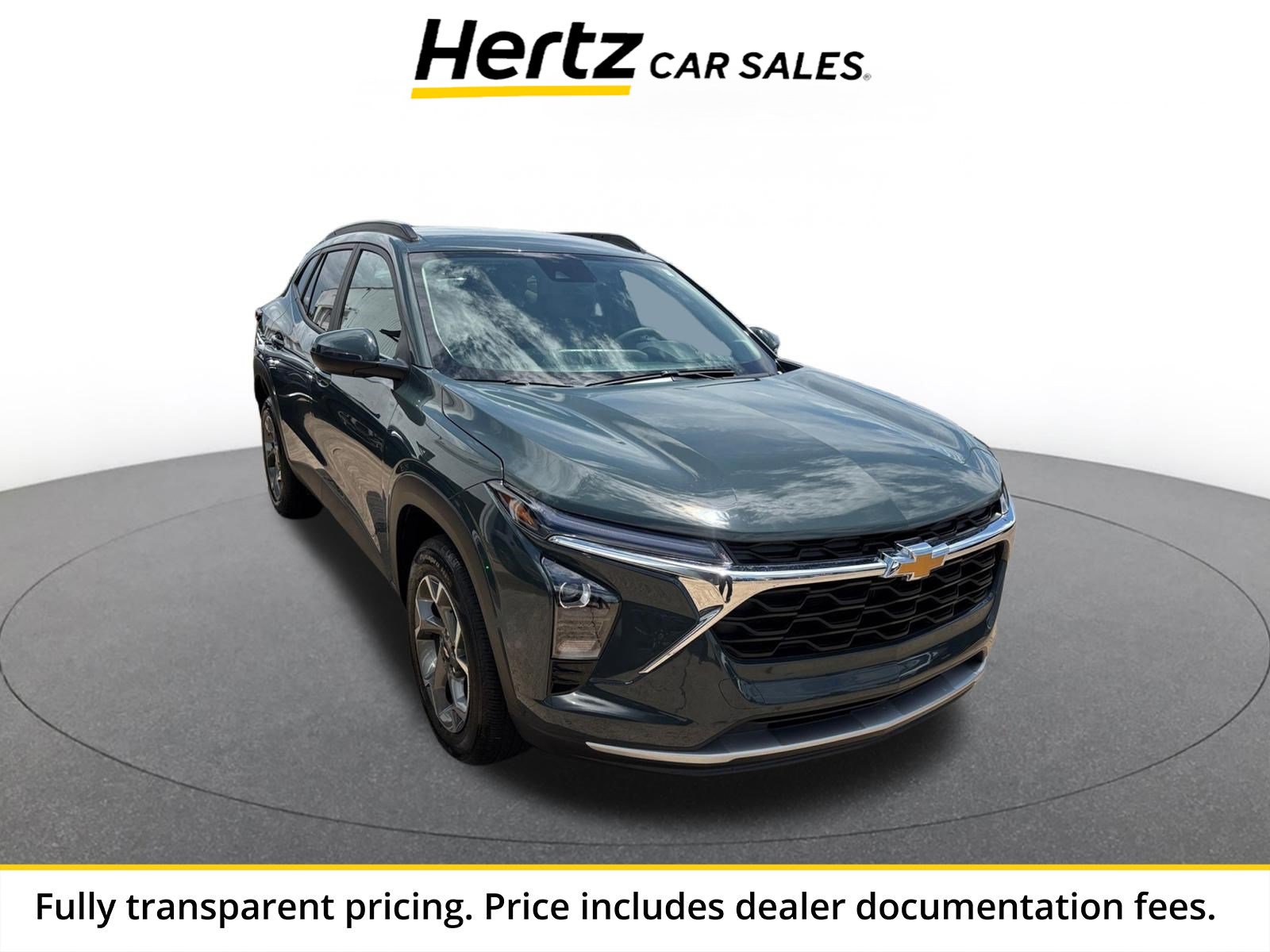 Used 2025 Chevrolet Trax LT FWD image 1