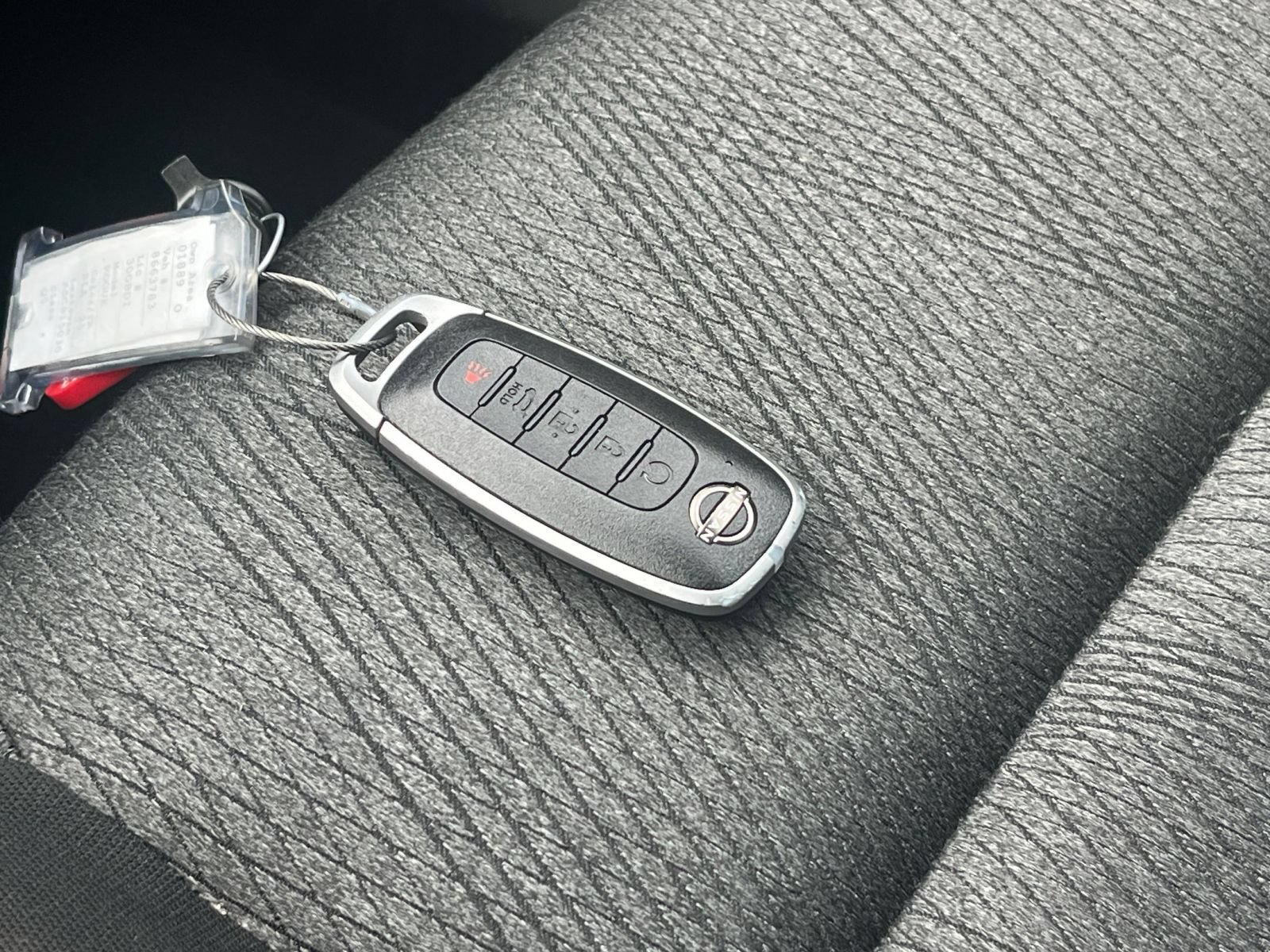 Used 2025 Nissan Rogue SV AWD/4WD image 27