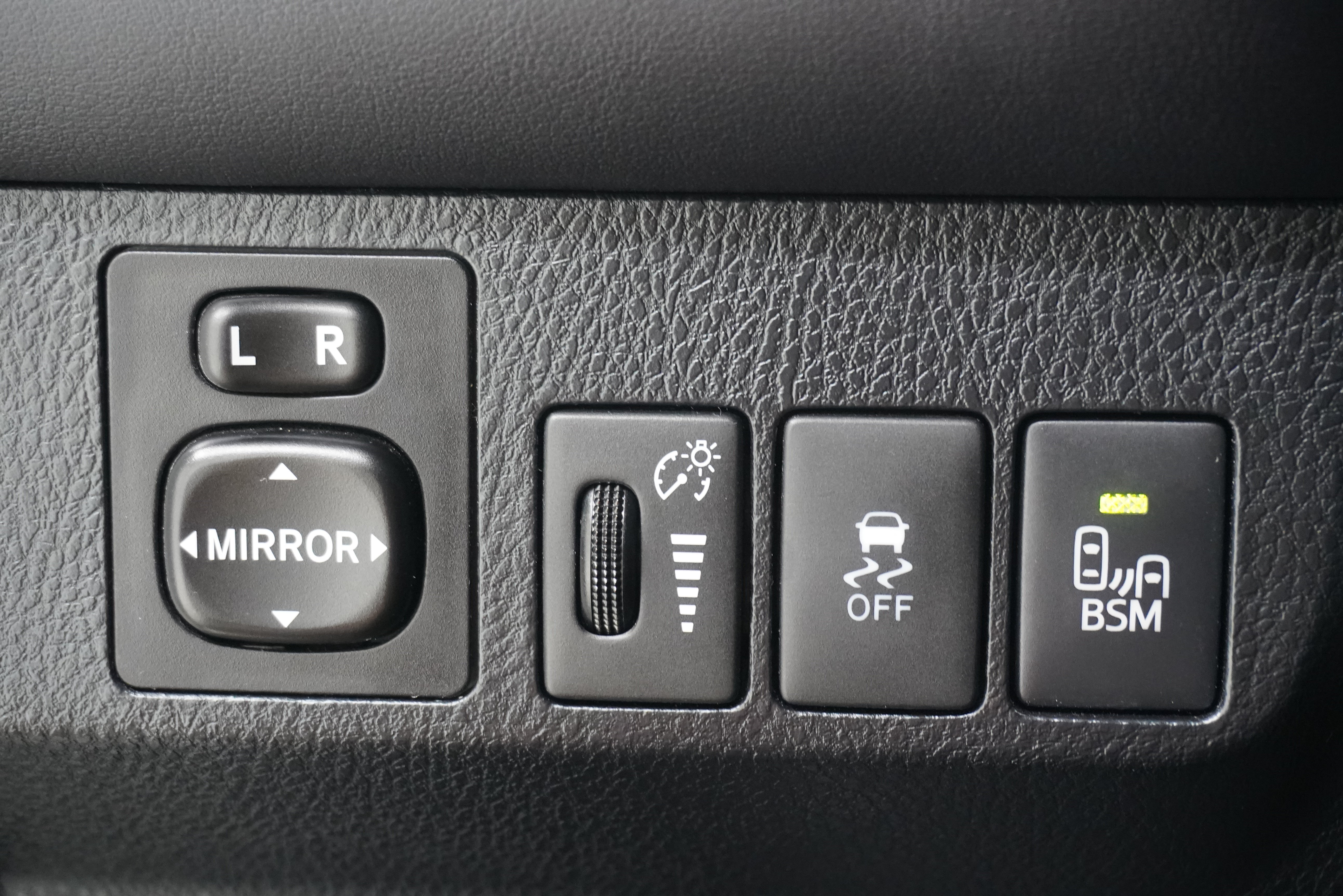 Used 2013 Toyota RAV4 Limited FWD image 25