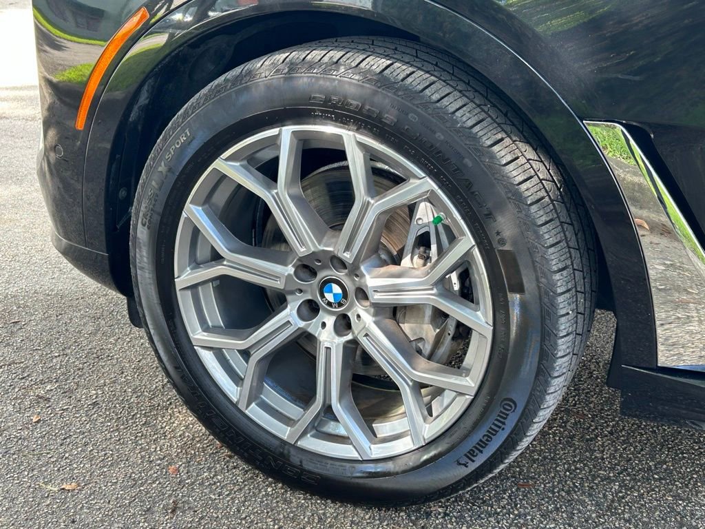 Used 2024 BMW X7 xDrive40i image 29