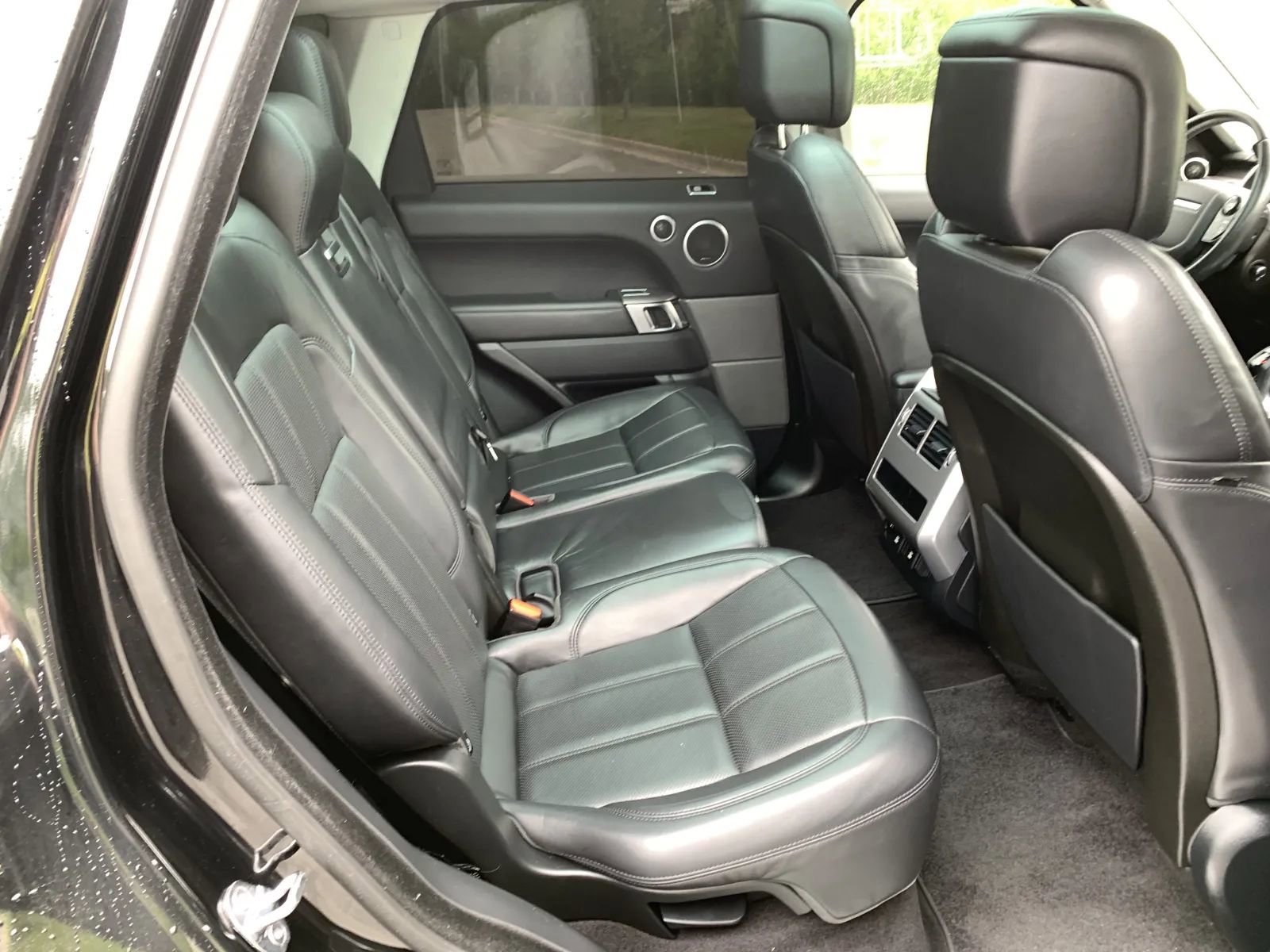 Used 2020 Land Rover Range Rover Sport HSE AWD/4WD image 33