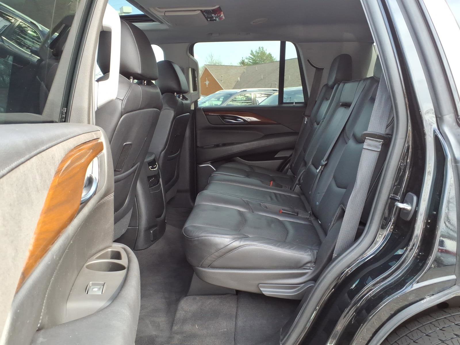 Used 2020 Cadillac Escalade Luxury image 25