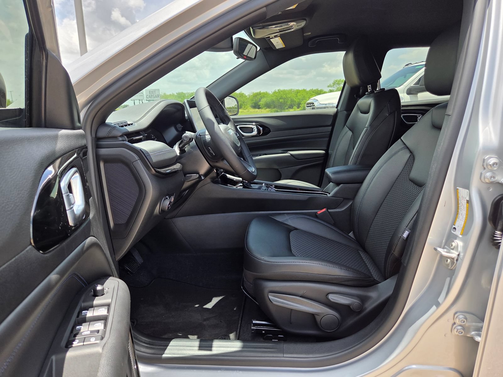 New 2026 Jeep Compass Latitude AWD/4WD image 13