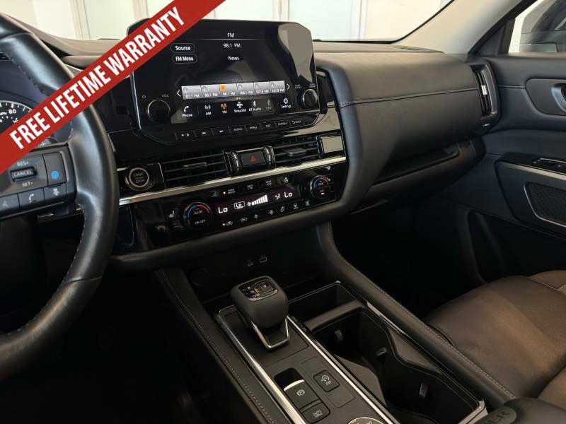 Used 2024 Nissan Pathfinder SL AWD/4WD image 37
