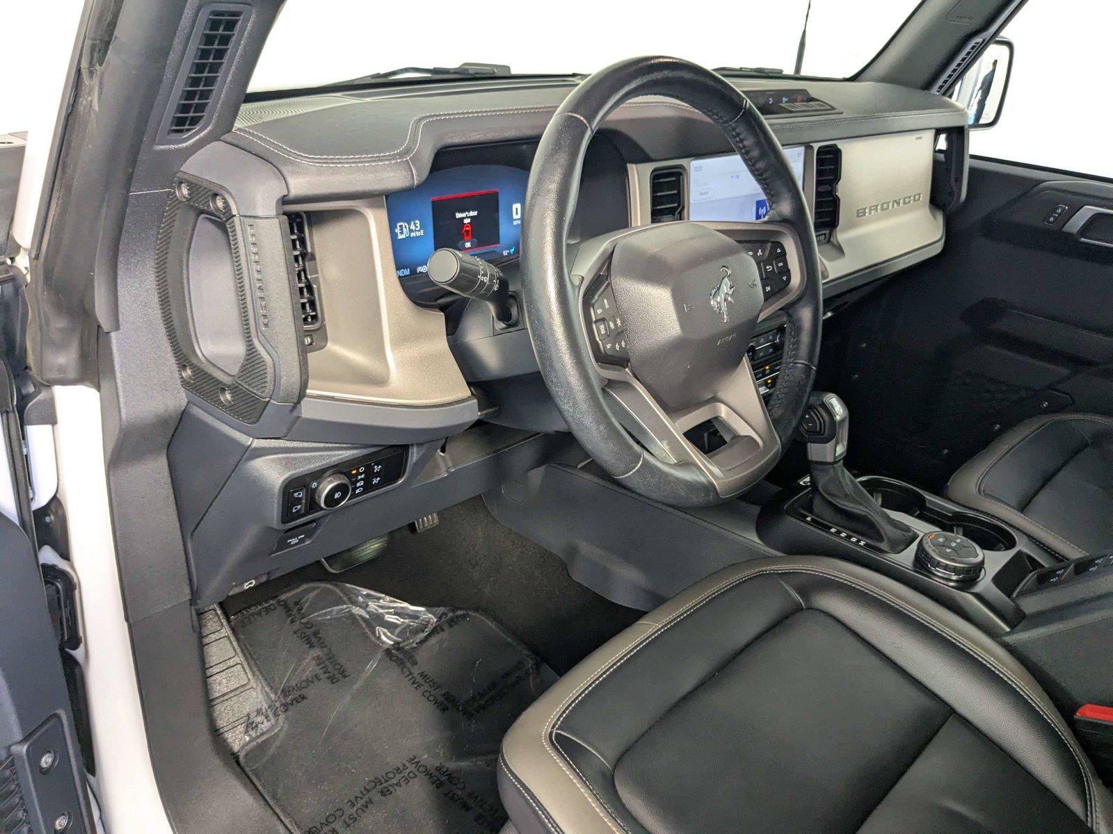 Used 2025 Ford Bronco Outer Banks AWD/4WD image 12