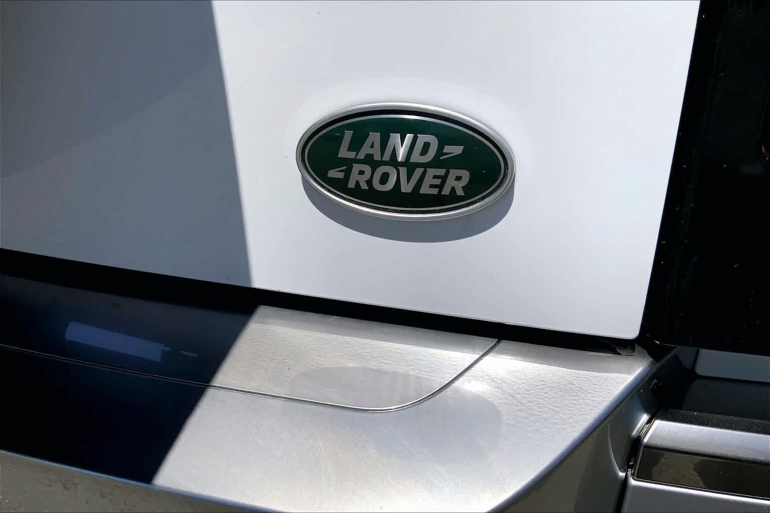 Used 2023 Land Rover Defender 110 SE AWD/4WD image 10
