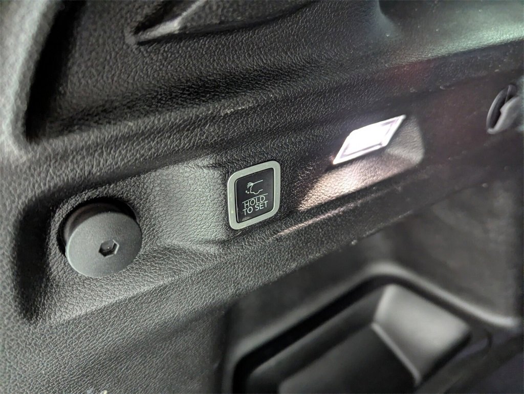 Certified 2023 Jeep Grand Cherokee L Laredo image 19