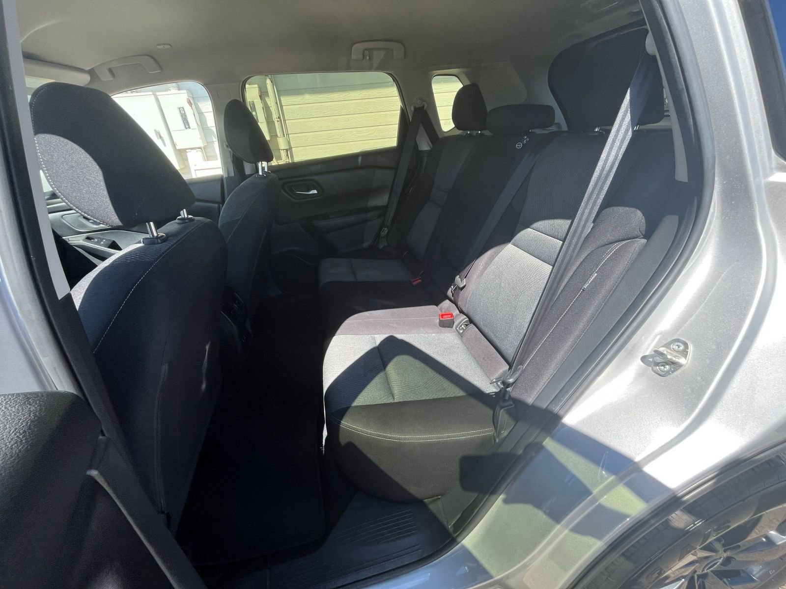 Used 2024 Nissan Rogue SV image 28