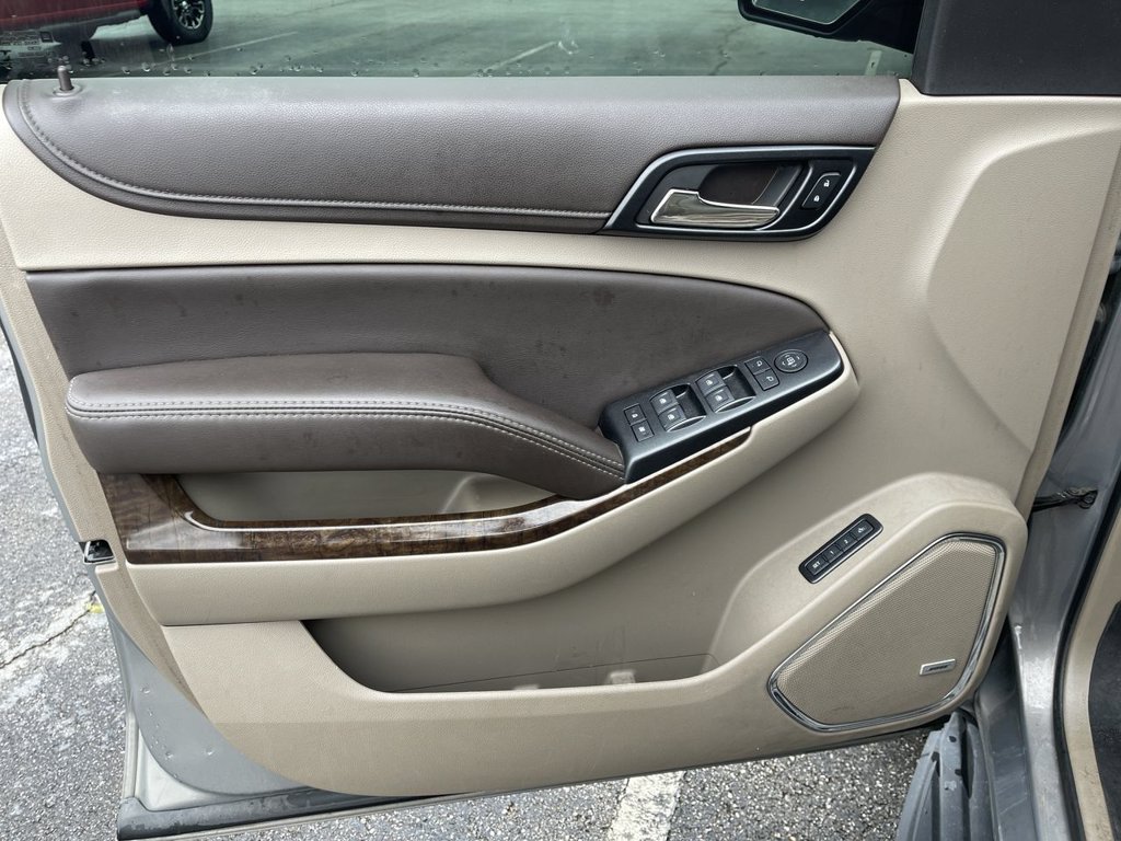 Used 2018 Chevrolet Suburban LT AWD/4WD image 3