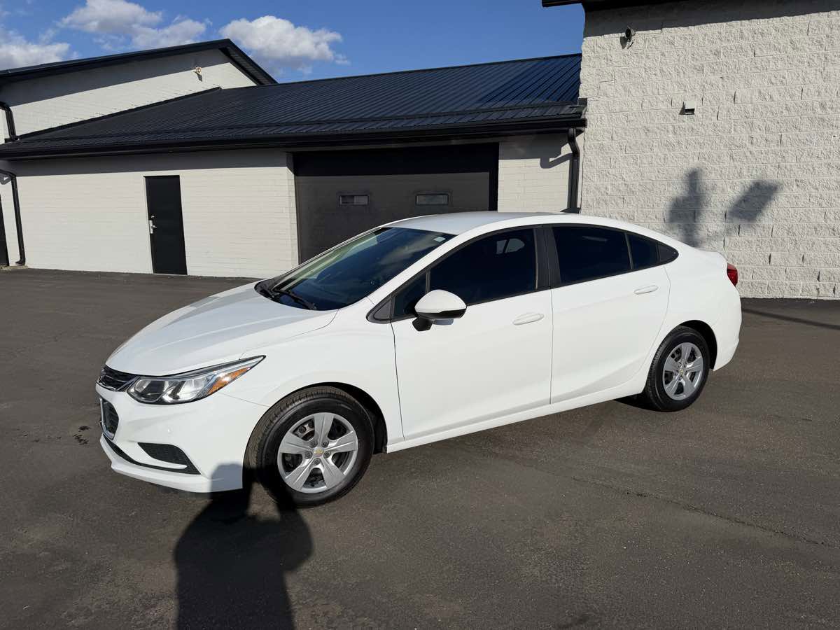 Used 2018 Chevrolet Cruze LS image 2