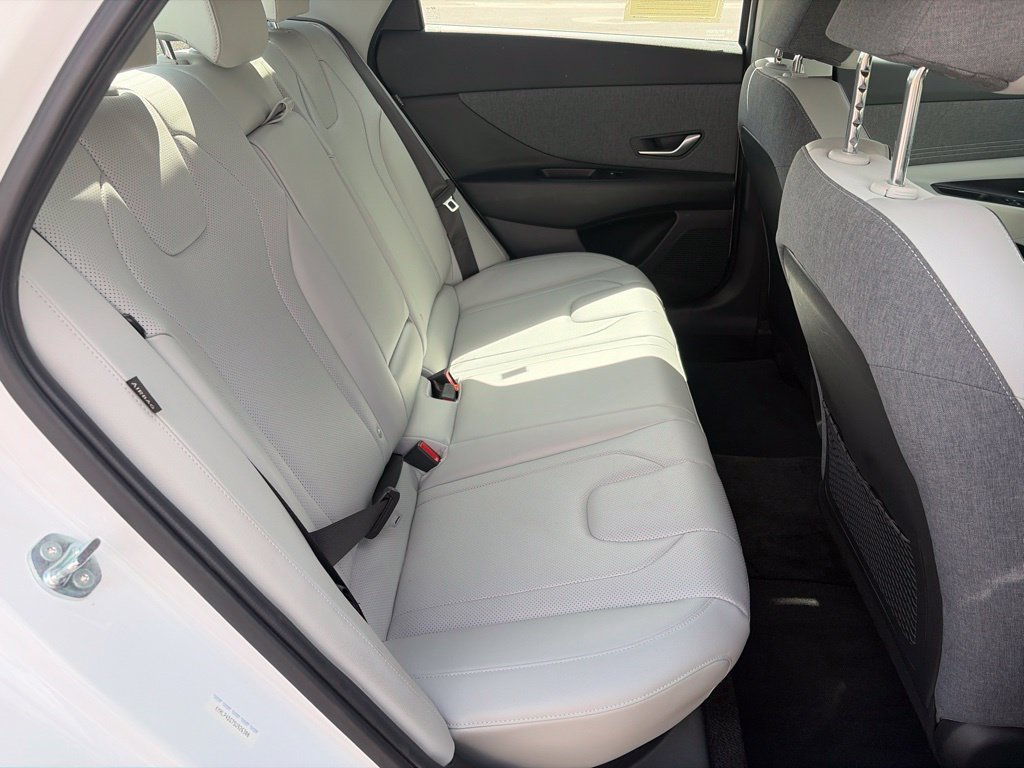 Certified 2025 Hyundai Elantra Limited FWD image 16