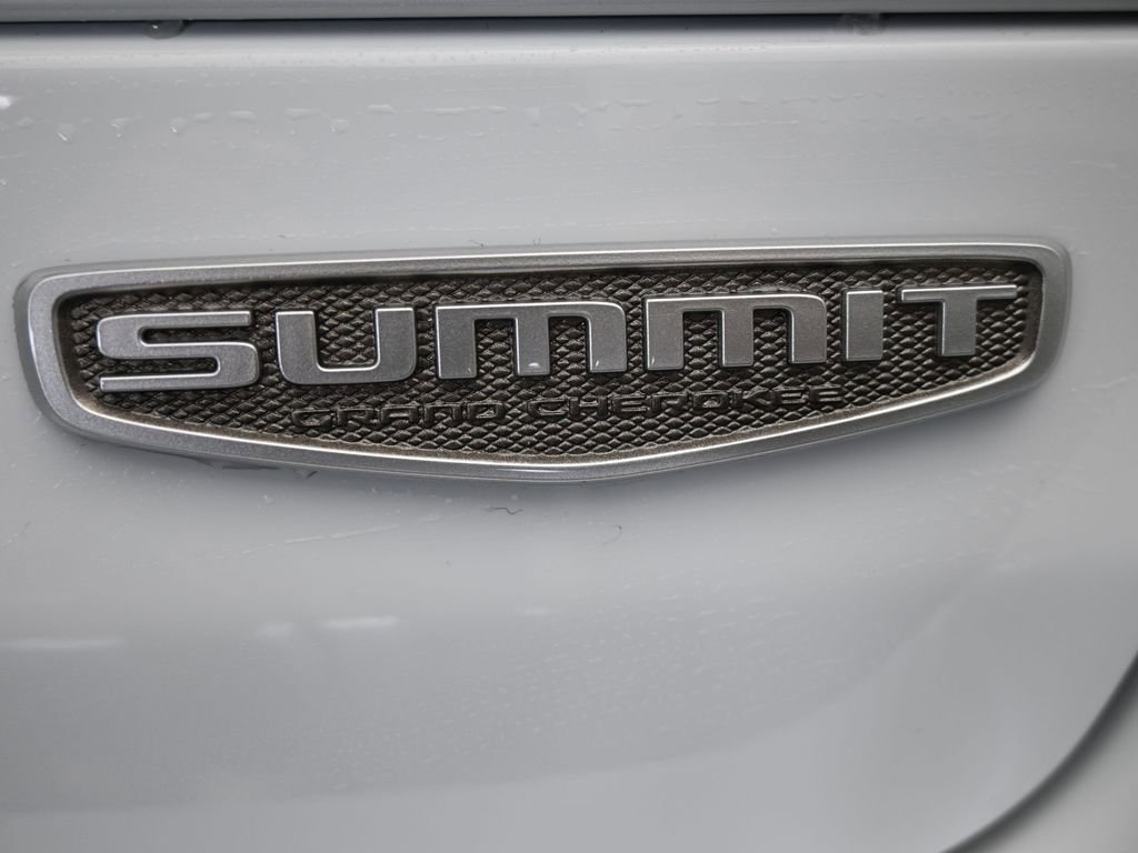 New 2025 Jeep Grand Cherokee Summit image 50