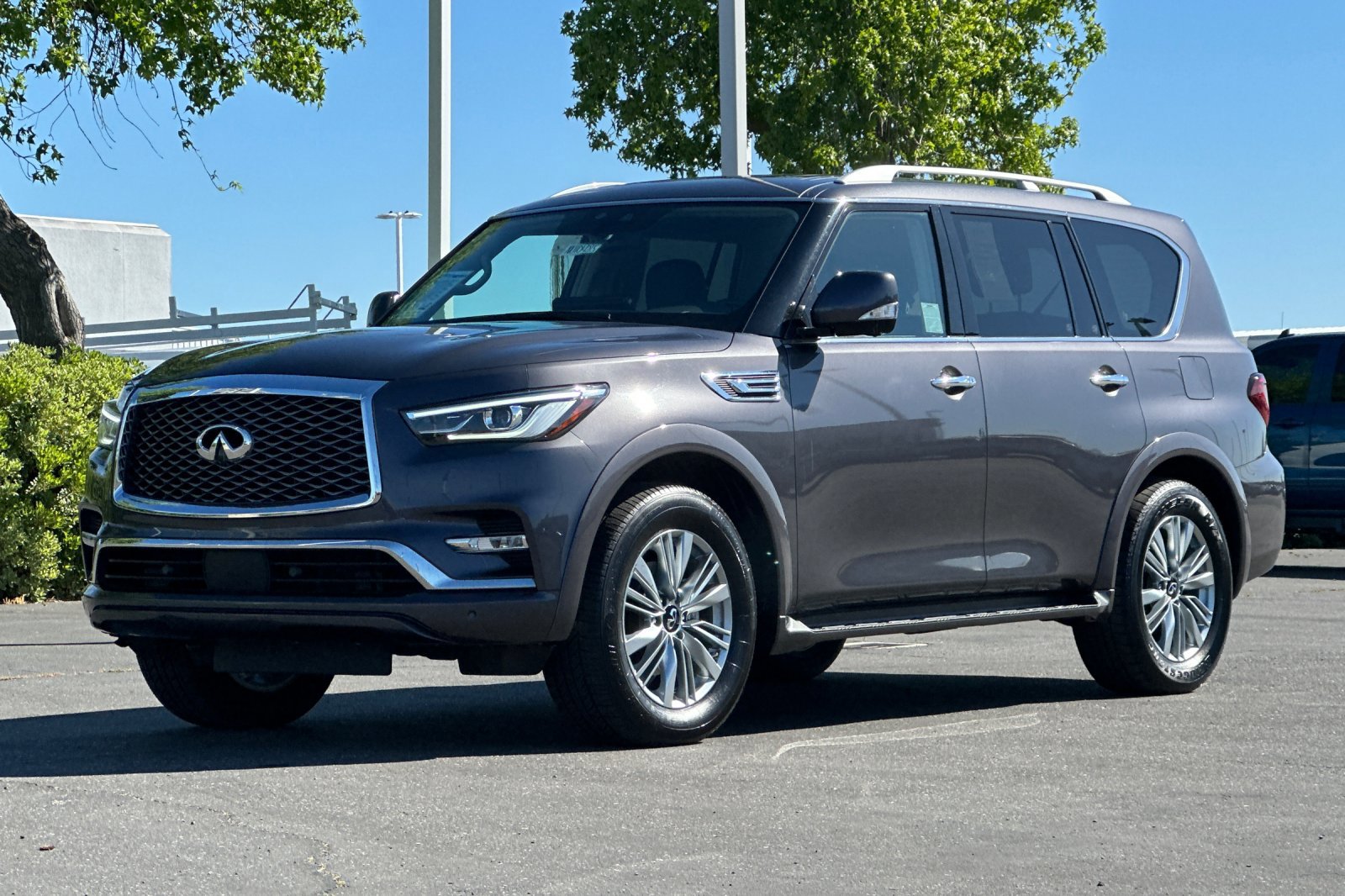 Used 2024 INFINITI QX80 Luxe image 8