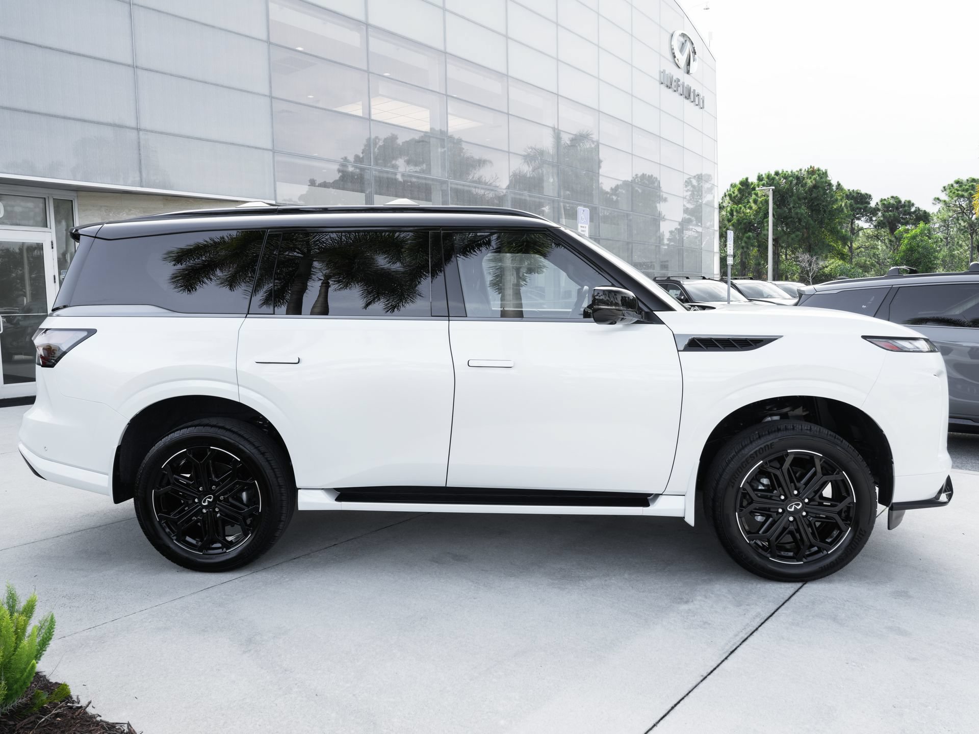Certified 2026 INFINITI QX80 4WD image 25