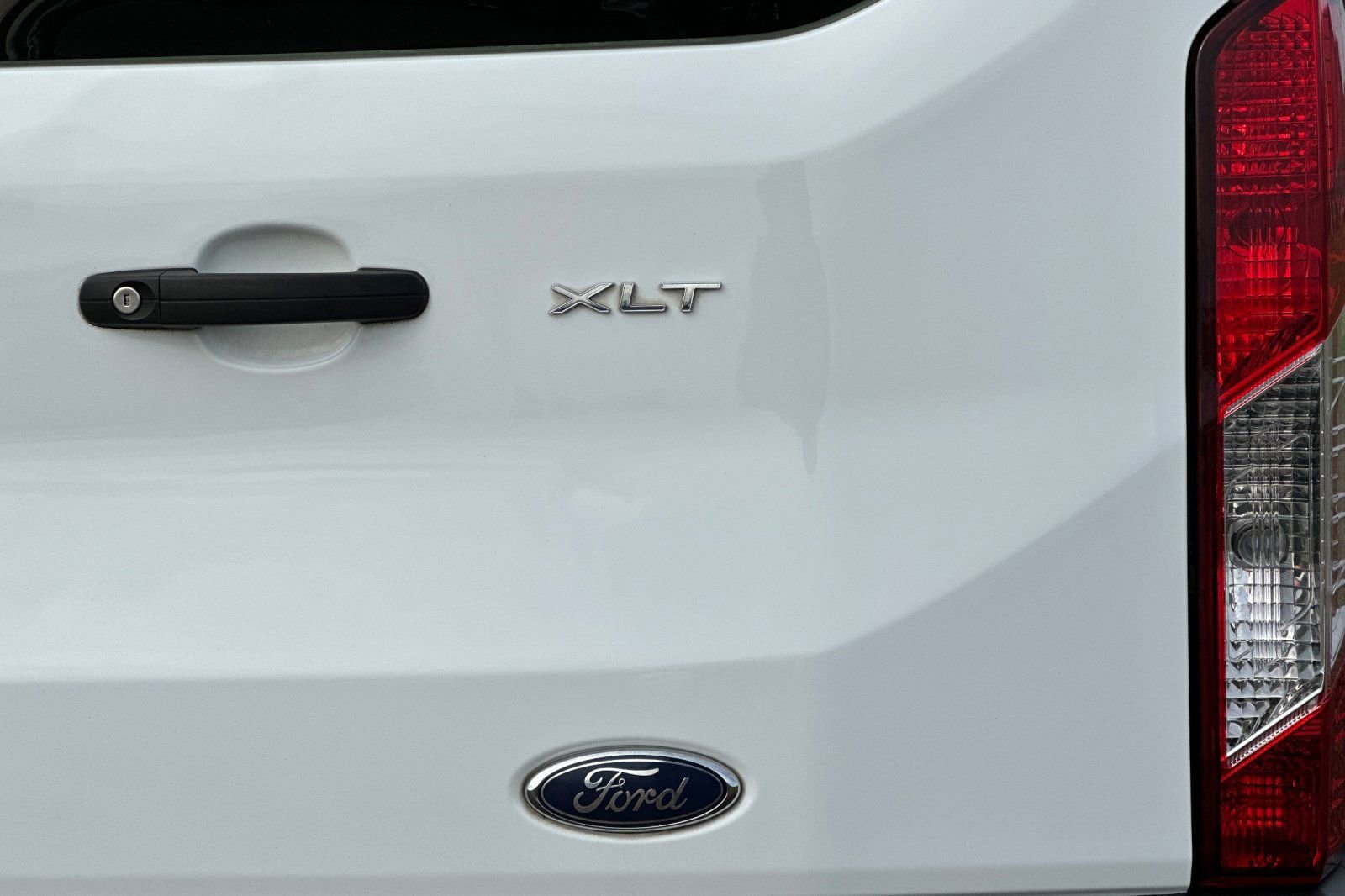 Used 2021 Ford Transit 350 XLT image 31