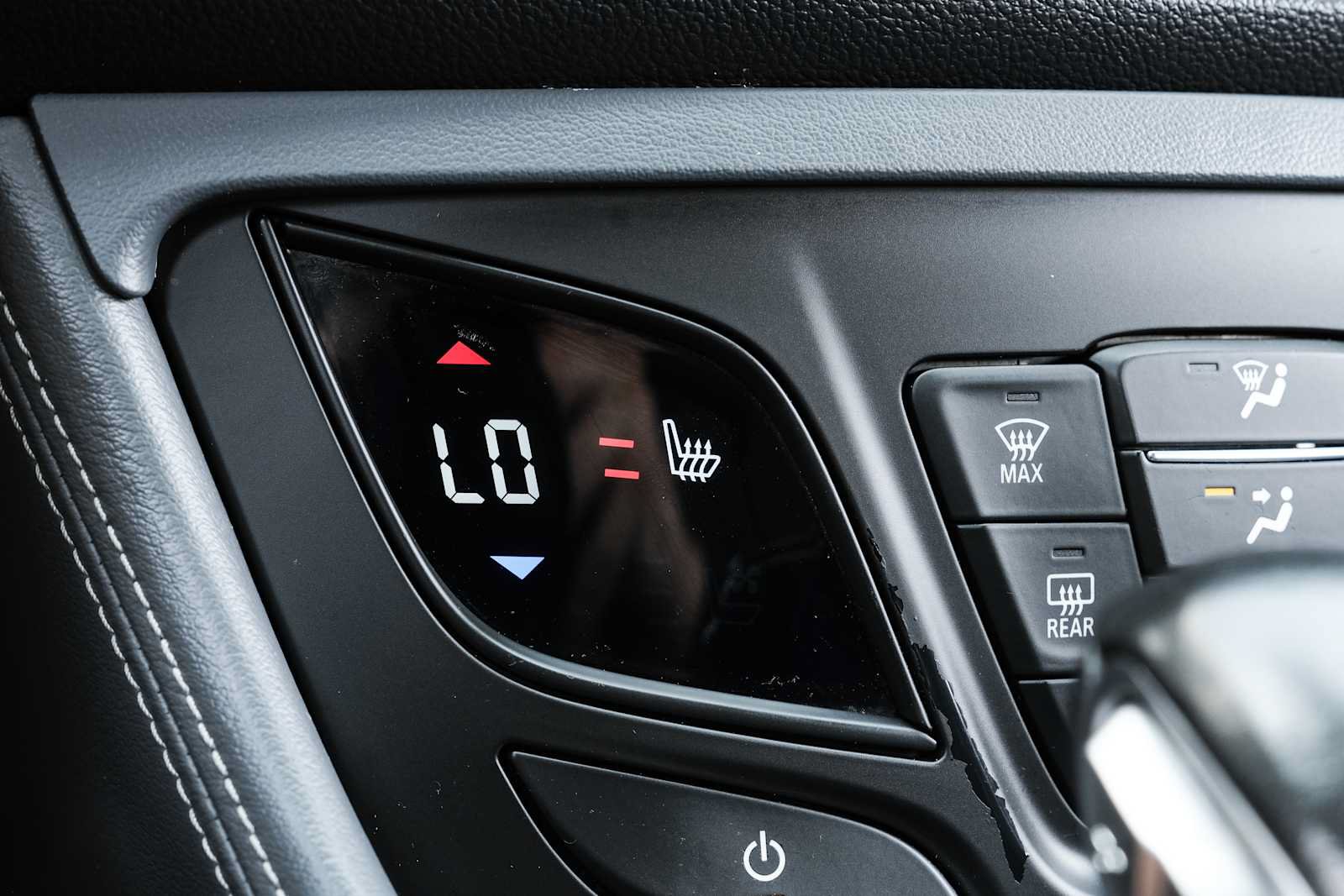 Used 2020 Buick Envision Essence FWD image 43