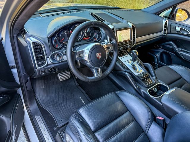 Used 2011 Porsche Cayenne Turbo AWD/4WD image 6