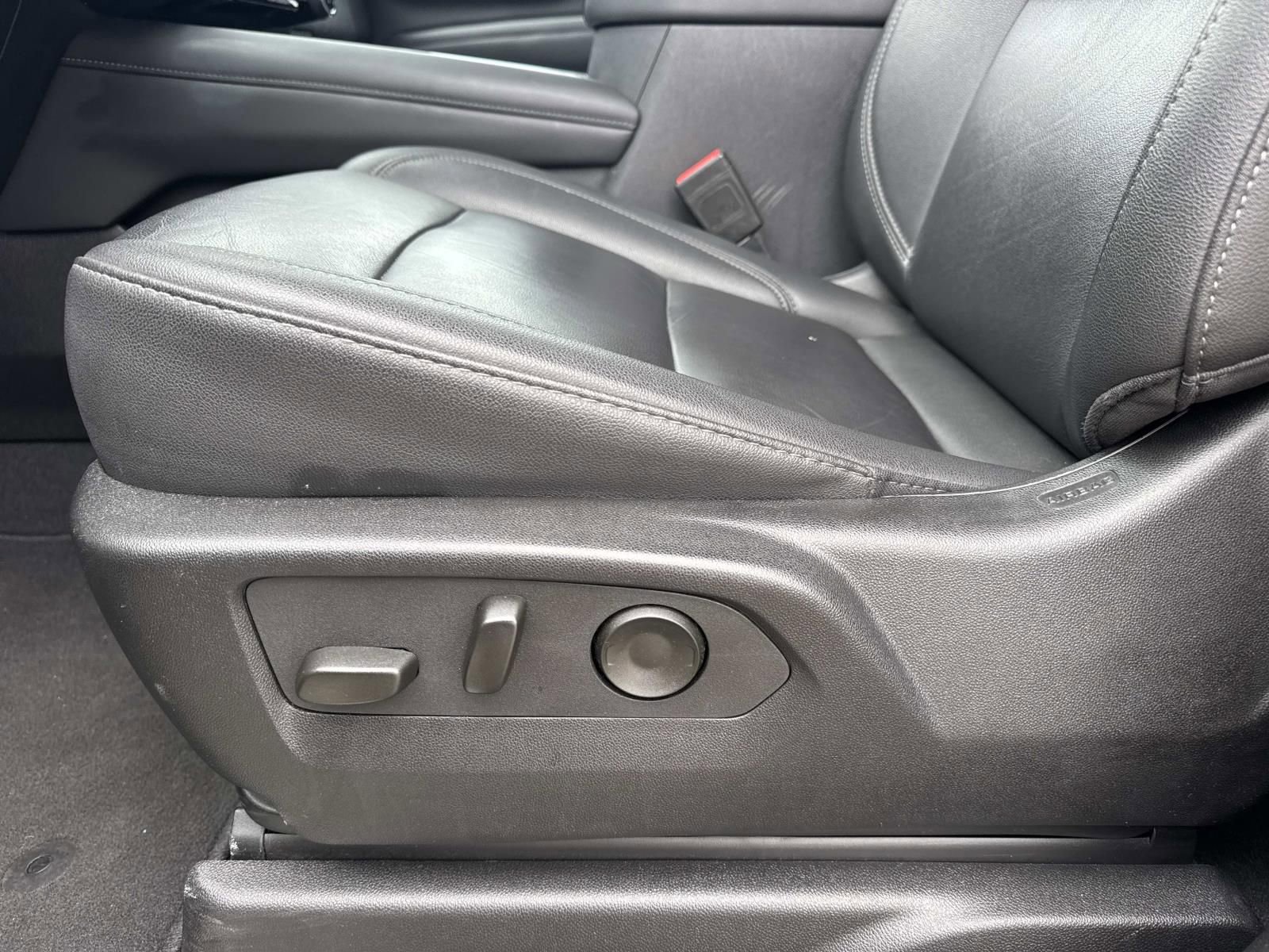 Used 2025 Chevrolet Tahoe Z71 AWD/4WD image 18