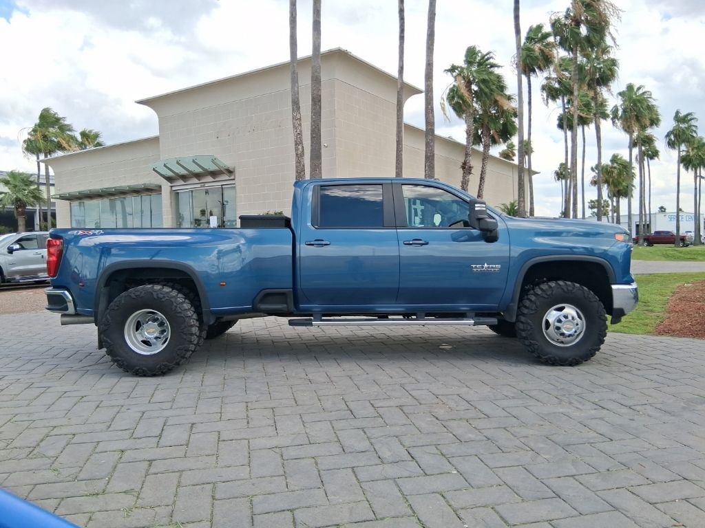 Used 2024 Chevrolet Silverado 3500 LT w/ Texas Edition AWD/4WD image 3