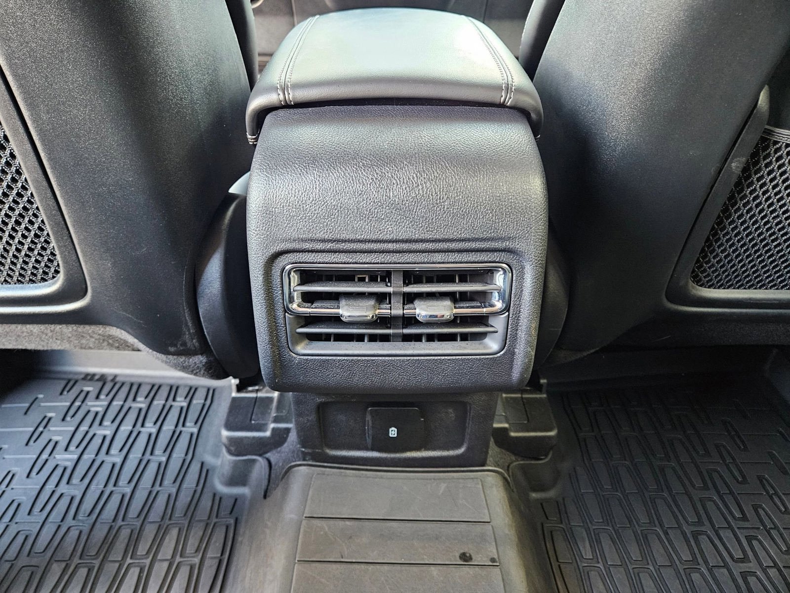 Used 2024 Lincoln Corsair Reserve w/ Towing Package AWD/4WD image 27