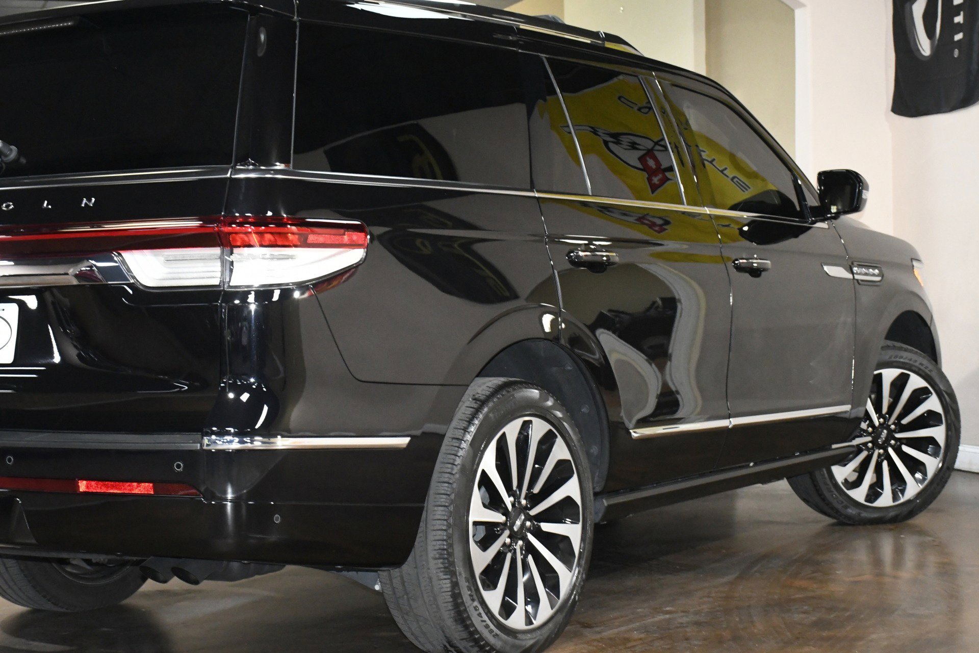 Used 2023 Lincoln Navigator Reserve image 56