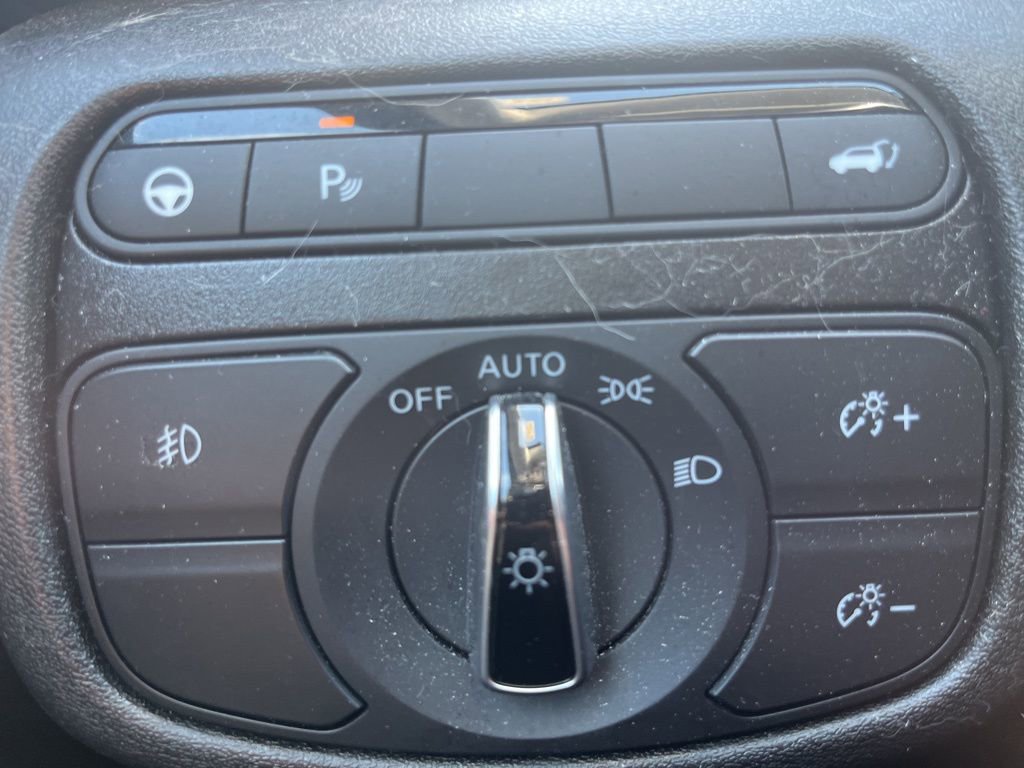 Used 2022 INFINITI QX50 Luxe image 17