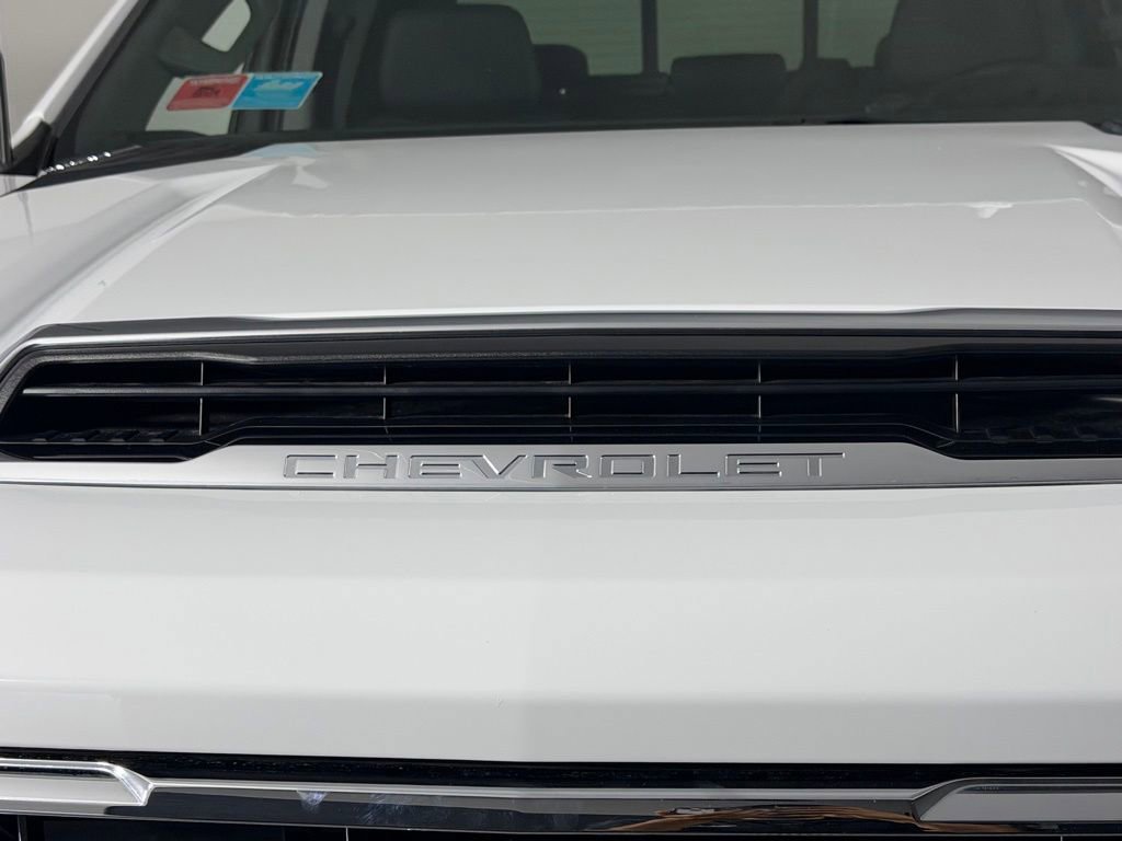 Used 2025 Chevrolet Silverado 2500 LTZ w/ LTZ Convenience Package AWD/4WD image 15