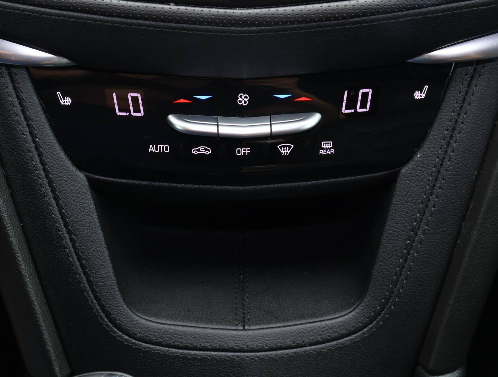 Certified 2025 Cadillac XT6 Luxury FWD image 26