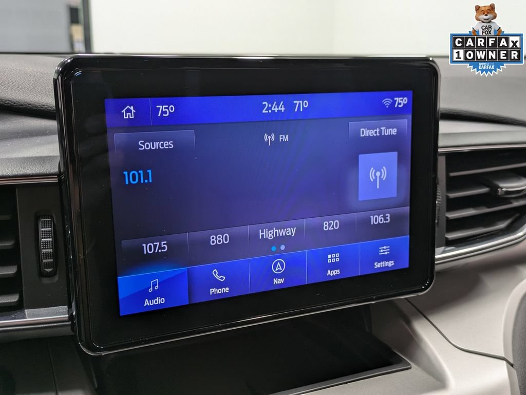 Used 2022 Ford Explorer XLT w/ Equipment Group 202A AWD/4WD image 13