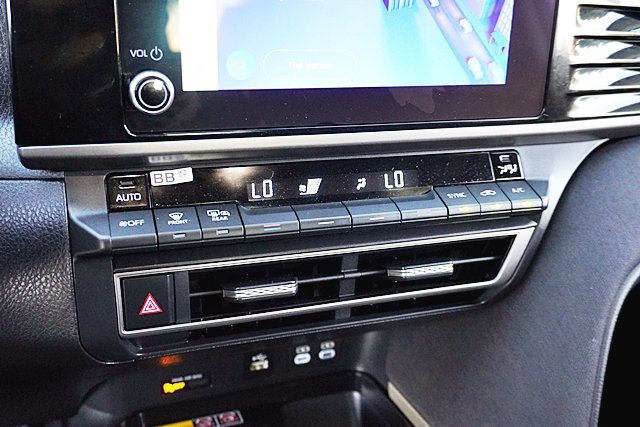 Used 2026 Toyota Camry Hybrid FWD image 37