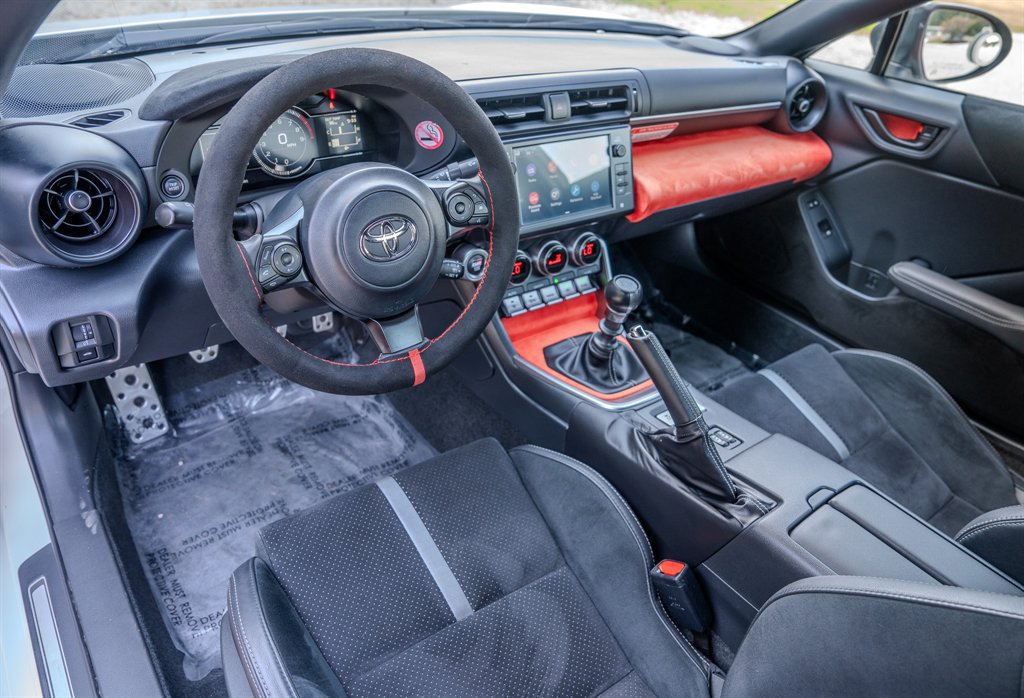 Used 2024 Toyota GR86 Premium RWD image 14