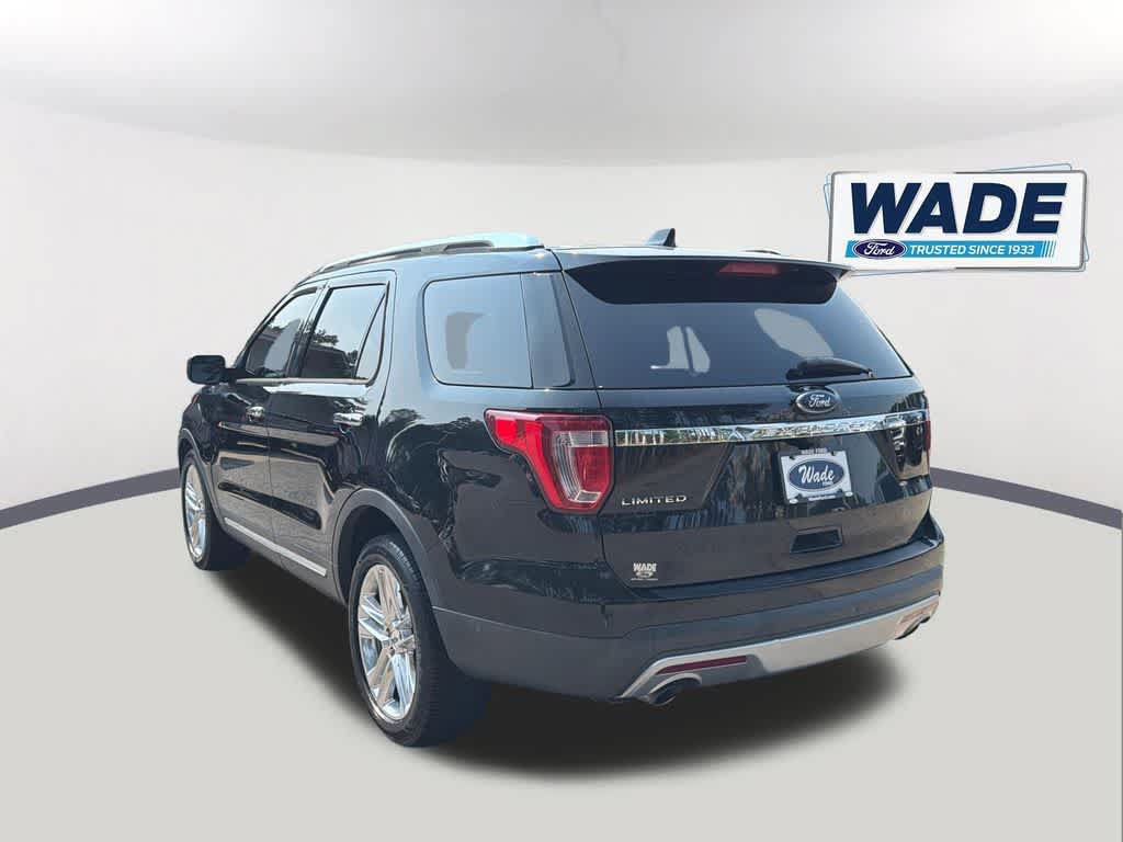 Used 2017 Ford Explorer Limited w/ Equipment Group 301A FWD image 7